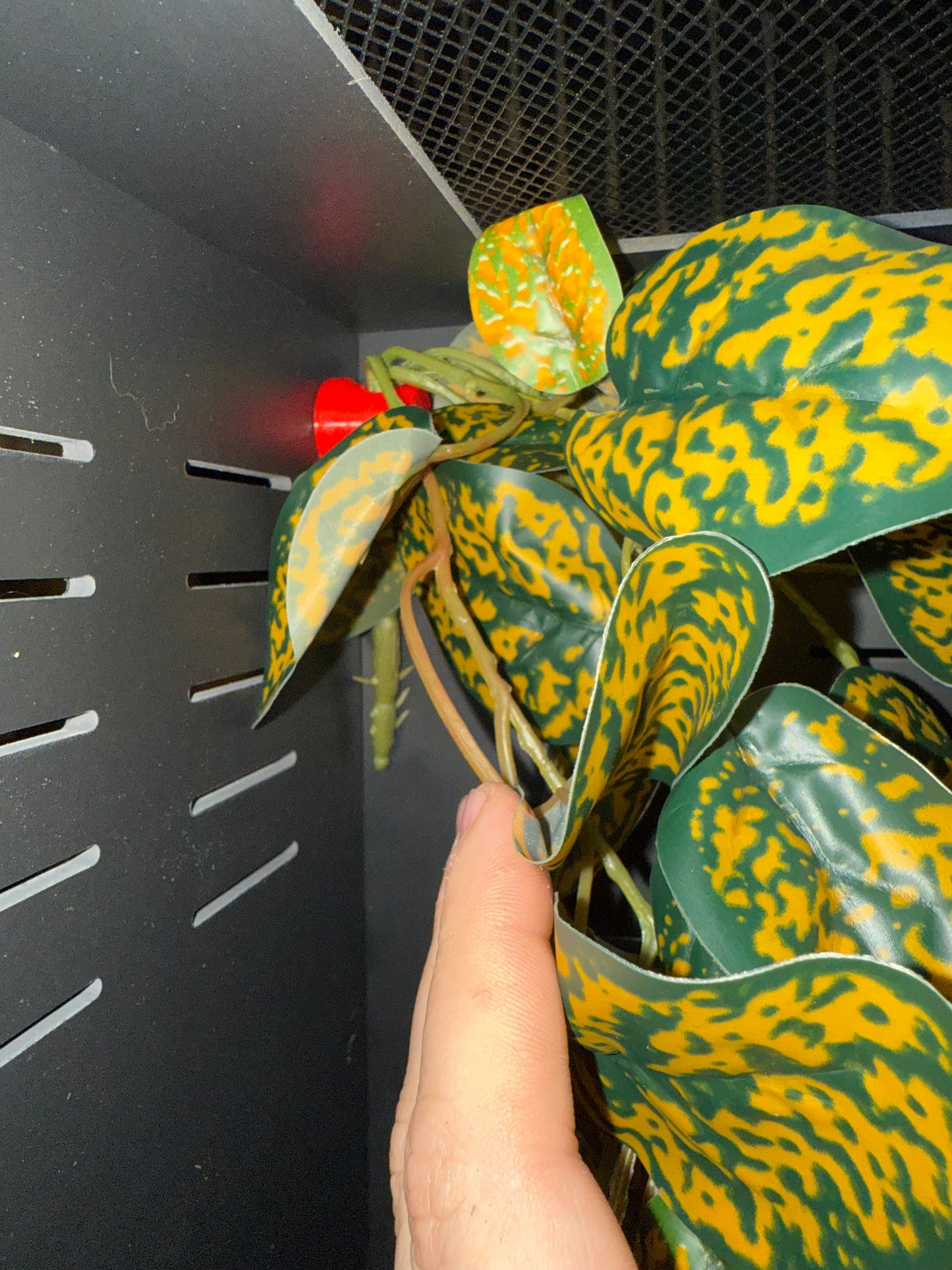 Magnetic Artificial Plant Mount