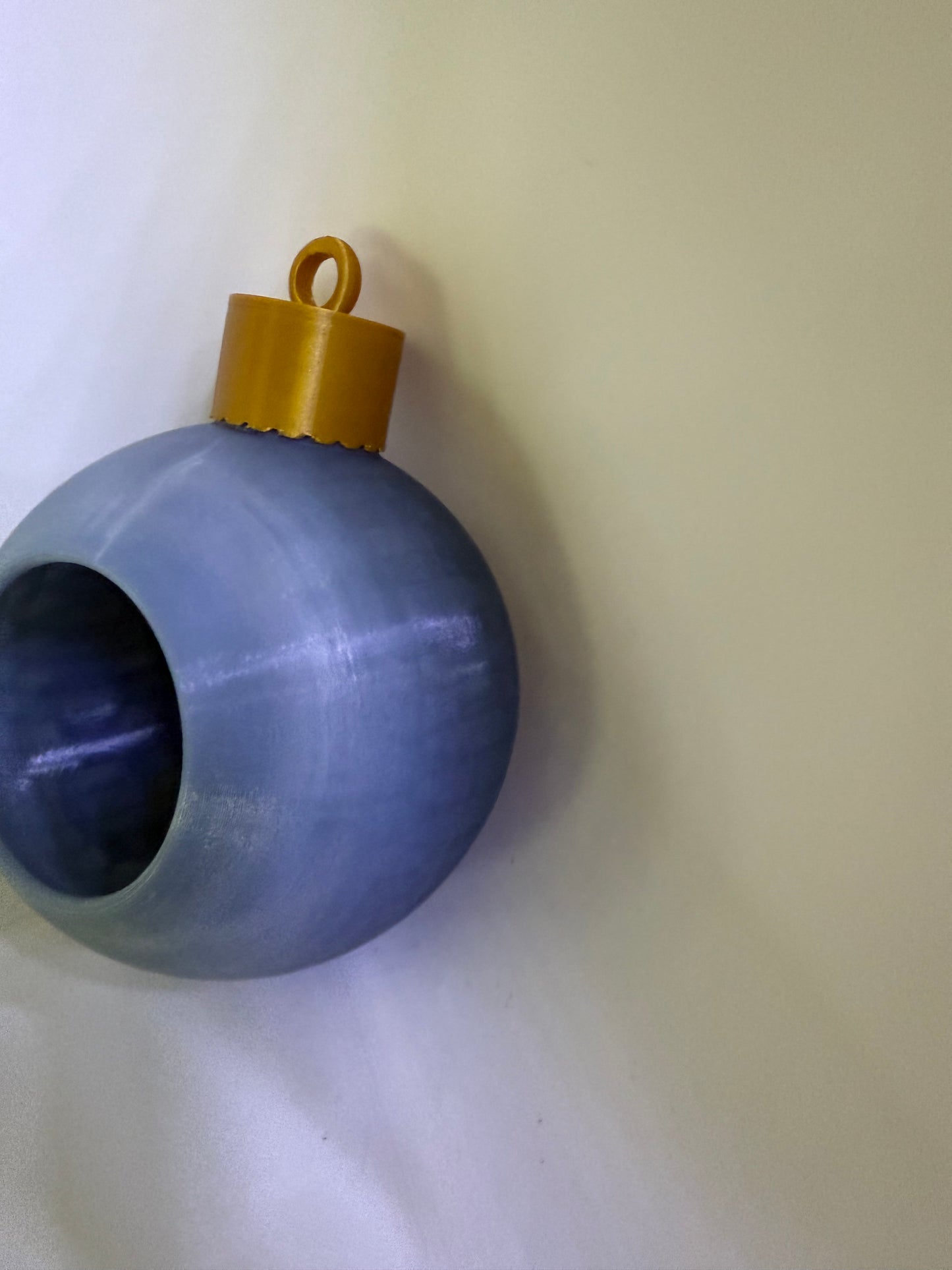 Magnetic Ornament Hide