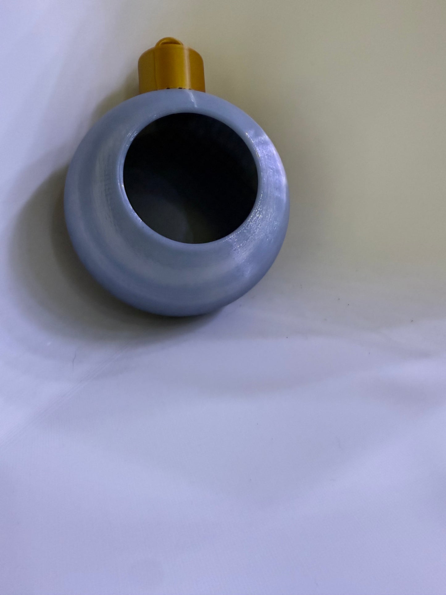 Magnetic Ornament Hide